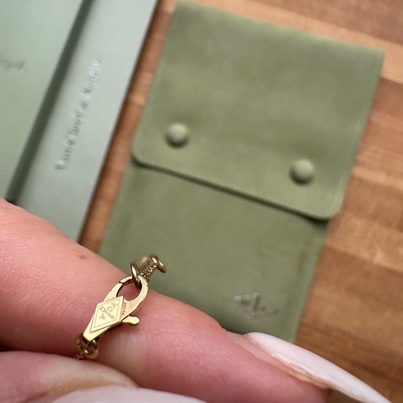 Van Cleef Sweet Alhambra - Mother of Pearl - Picture 6 of 7